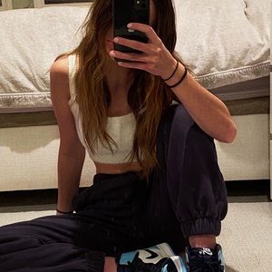 Meet your Posher, Avery